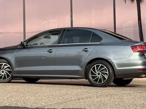 Used 2017 Volkswagen Jetta S image 6