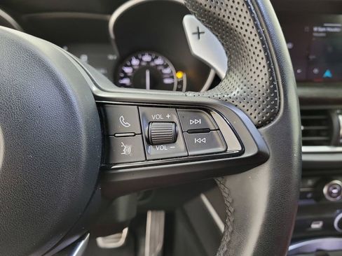 Used 2023 Alfa Romeo Stelvio Sprint image 24