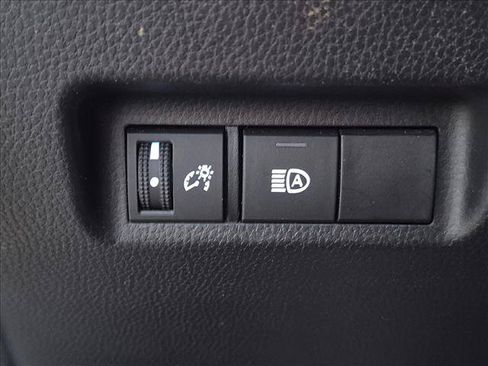 Used 2021 Toyota RAV4 LE FWD image 13