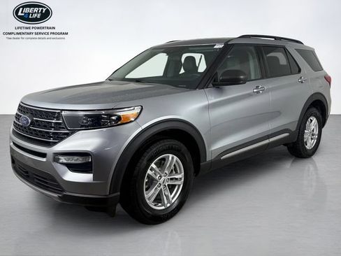 Certified 2023 Ford Explorer XLT w/ Equipment Group 202A AWD/4WD image 8