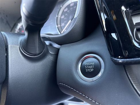 Used 2024 Toyota Highlander XSE image 17