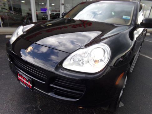 Used 2005 Porsche Cayenne S image 51