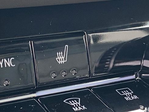 New 2026 Chevrolet Equinox LT w/ Convenience Package II image 16