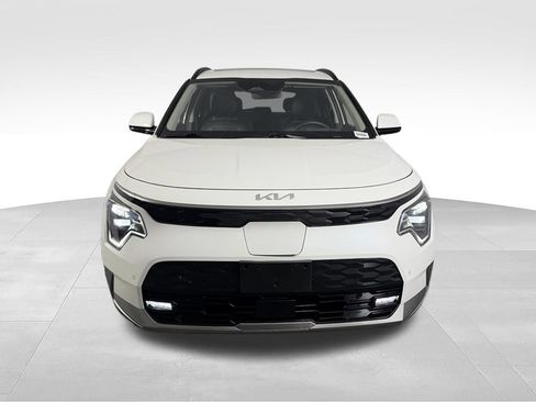 Used 2023 Kia Niro Wave w/ Wave Preserve Package FWD image 4