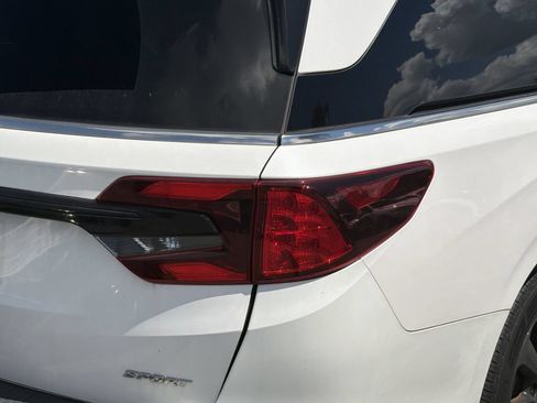 Used 2024 Honda Odyssey Sport image 7