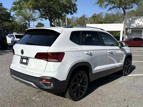 Used 2023 Volkswagen Taos SE image 3