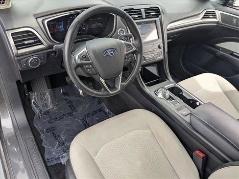 Used 2019 Ford Fusion SE w/ Equipment Group 151A FWD image 10