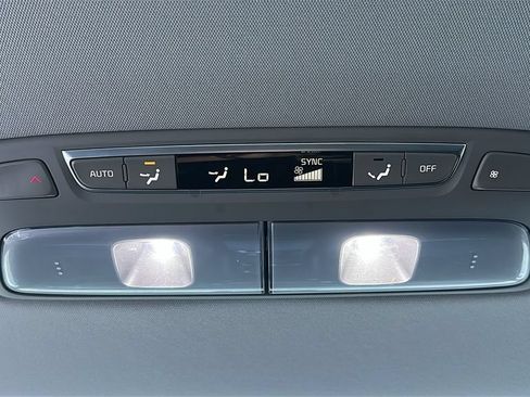 Used 2025 Kia Telluride S FWD image 31
