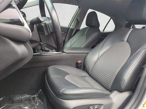 Used 2019 Toyota Camry SE image 17