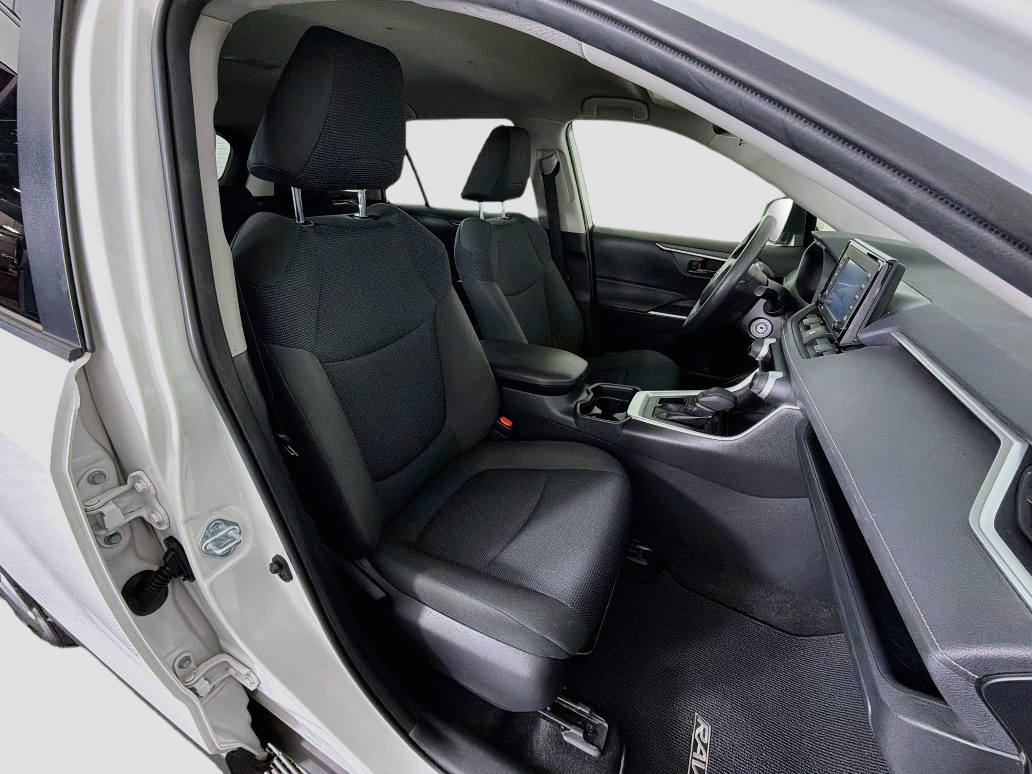 Used 2020 Toyota RAV4 LE w/ Carpet Mat Package FWD image 30