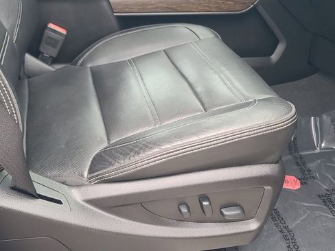 Used 2019 GMC Sierra 2500 Denali w/ Duramax Plus Package image 11