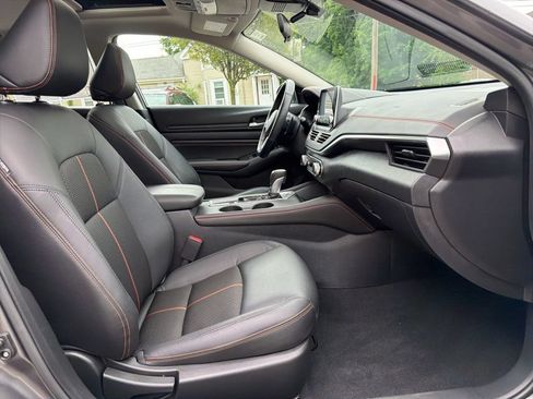 Used 2021 Nissan Altima 2.5 SR w/ SR Premium Package AWD/4WD image 28