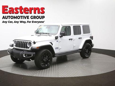Used 2025 Jeep Wrangler Unlimited Sahara AWD/4WD image 56