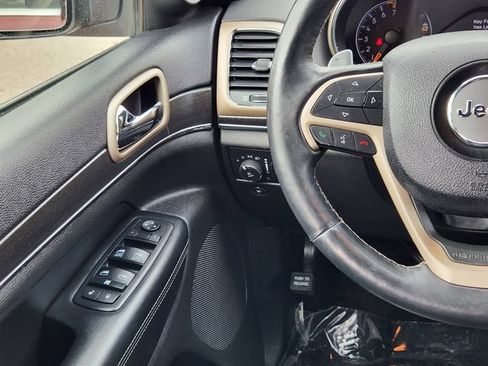 Used 2017 Jeep Grand Cherokee Limited AWD/4WD image 26