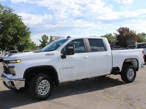 Used 2024 Chevrolet Silverado 2500 LT w/ Convenience Package AWD/4WD image 1