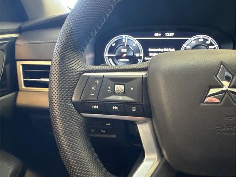 Used 2023 Mitsubishi Outlander SEL image 19