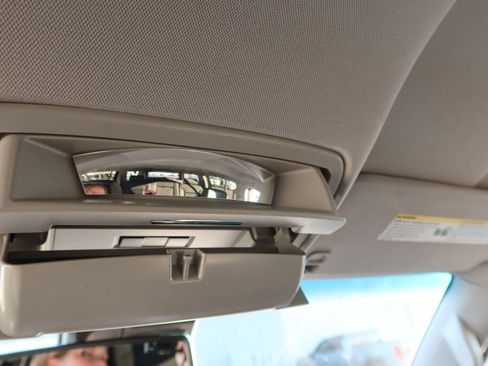 Used 2019 GMC Yukon XL SLT image 17