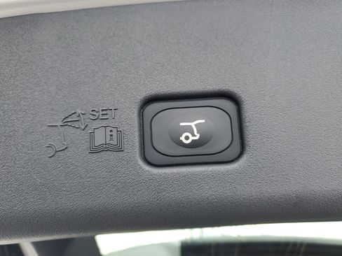 New 2026 Lincoln Nautilus Premier image 32