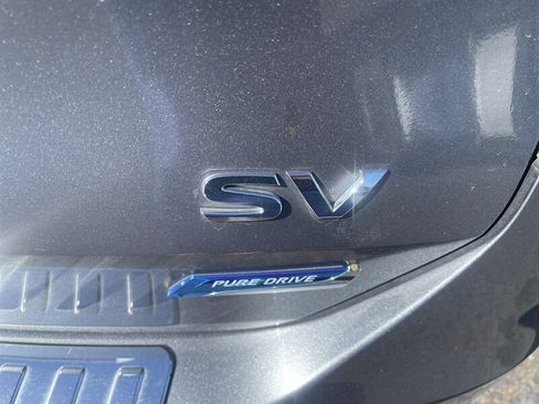 Used 2014 Nissan Rogue SV FWD image 3