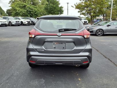 New 2025 Nissan Kicks Play S