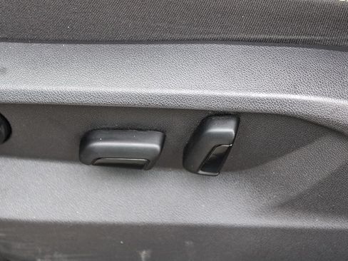 Used 2024 Volkswagen Atlas SE AWD/4WD image 21