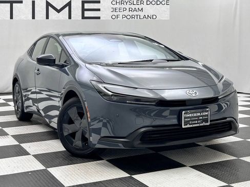 Used 2024 Toyota Prius LE FWD image 1