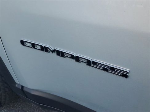 Used 2024 Jeep Compass Sport image 7