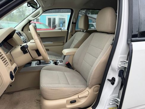 Used 2011 Ford Escape XLT AWD/4WD image 10