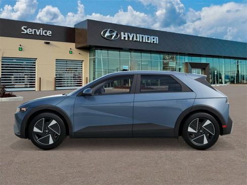 New 2026 Hyundai Ioniq 5 SEL image 3