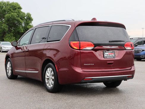 Used 2018 Chrysler Pacifica Touring-L w/ Advanced Safetytec Group FWD image 11