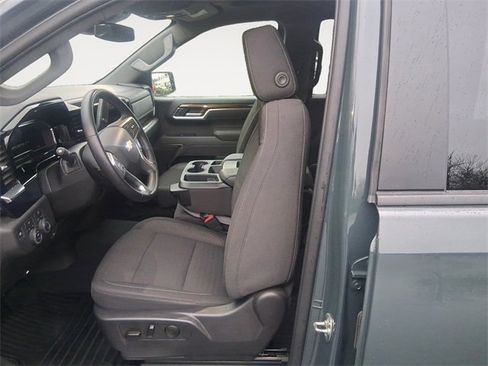 Used 2025 Chevrolet Silverado 1500 LT image 9