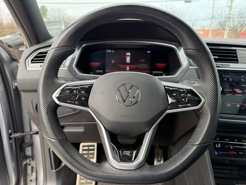 Used 2023 Volkswagen Tiguan SE R-Line image 14