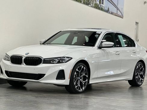 Used 2025 BMW 330i Sedan w/ Premium Package RWD image 8