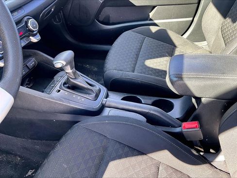 Used 2023 Kia Rio S w/ Technology Package image 10