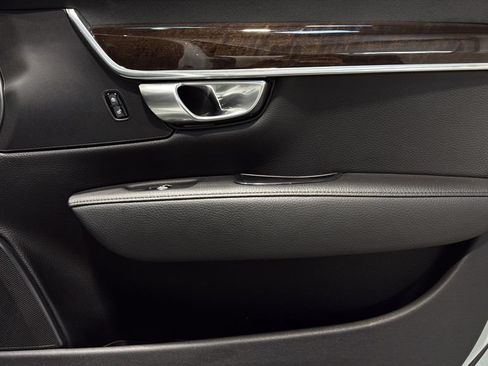 Used 2018 Volvo S90 T5 Momentum w/ Convenience Package AWD/4WD image 10