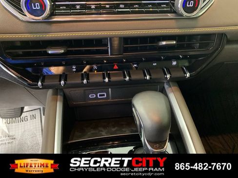 Used 2024 Chevrolet Colorado ZR2 AWD/4WD image 22