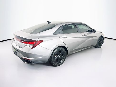 Used 2023 Hyundai Elantra SEL image 9