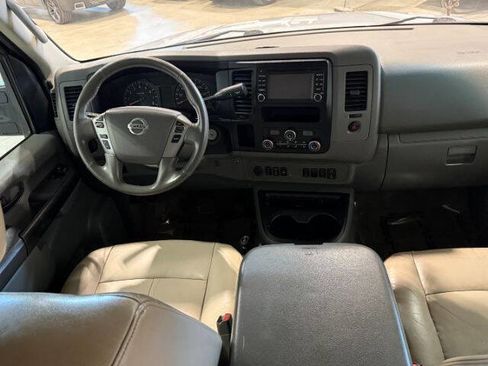 Used 2018 Nissan NV 3500 SL RWD image 15
