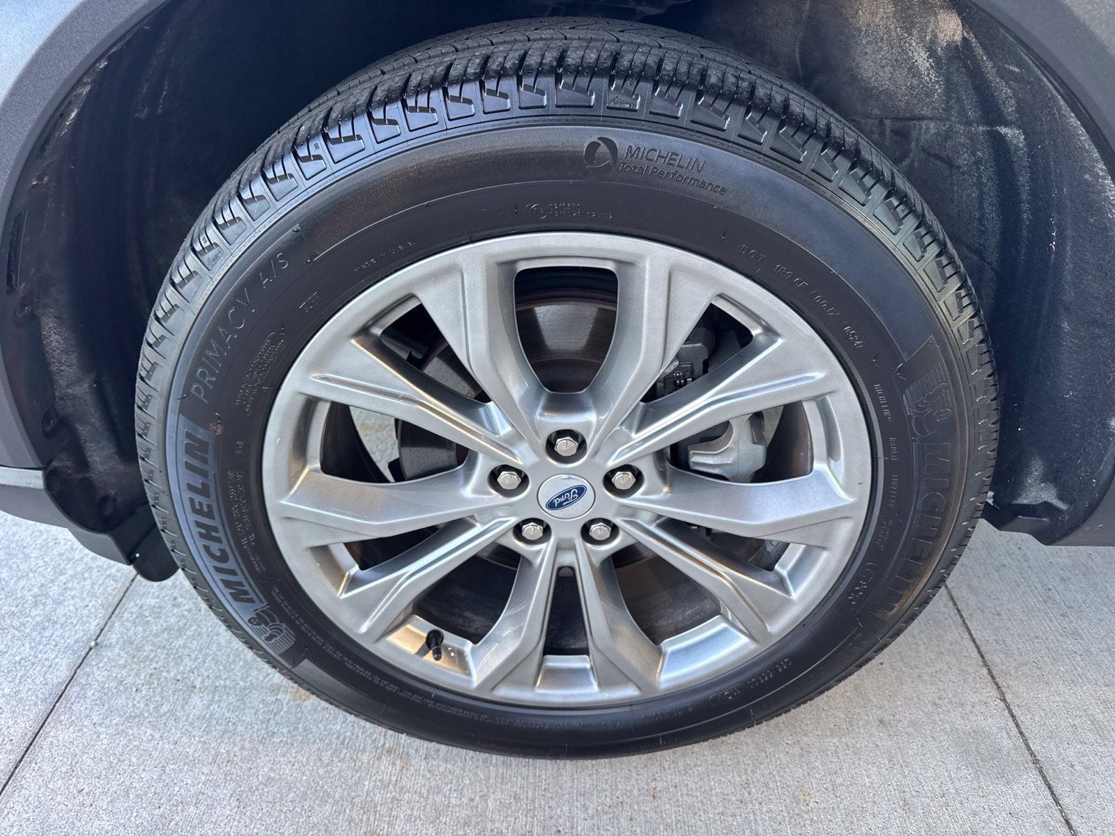 Certified 2024 Ford Explorer XLT w/ Equipment Group 202A AWD/4WD image 19