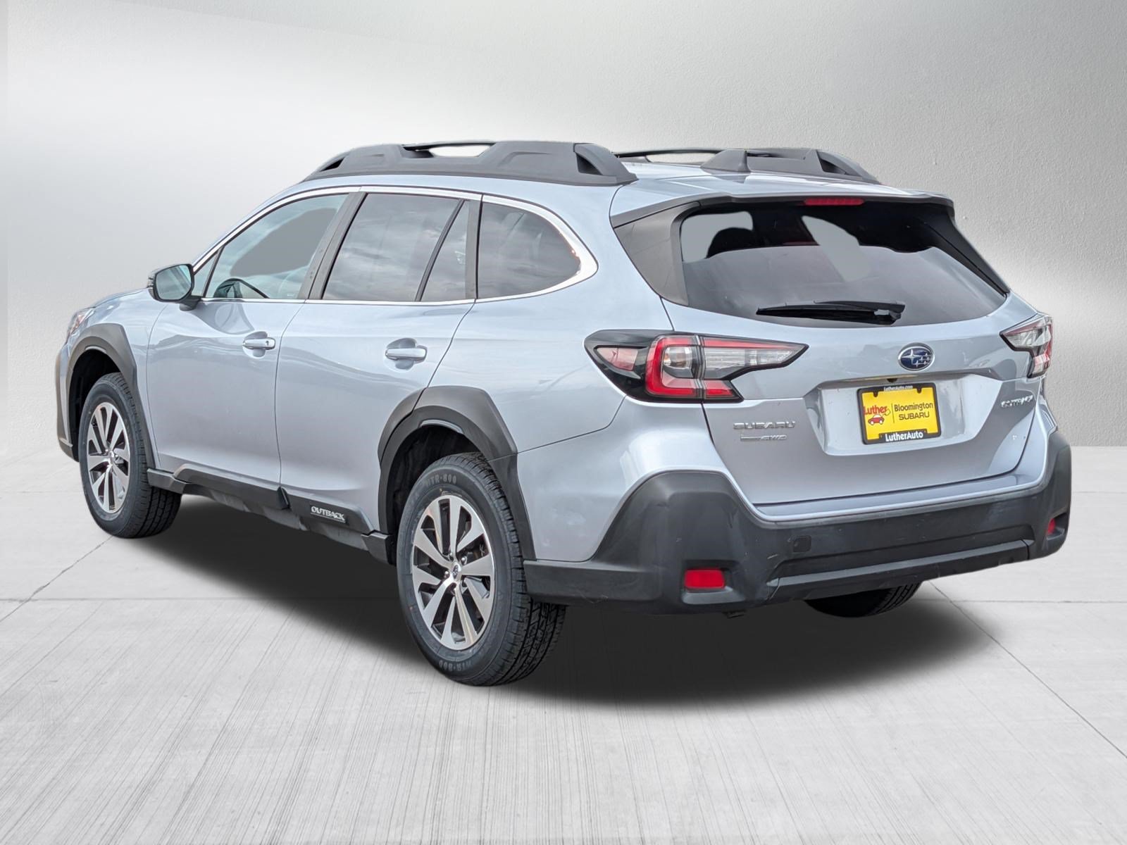 Used 2023 Subaru Outback Premium AWD/4WD image 5