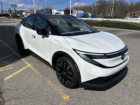 New 2026 Nissan Leaf Platinum+ w/ Floor Mat Package (Platinum+) image 2