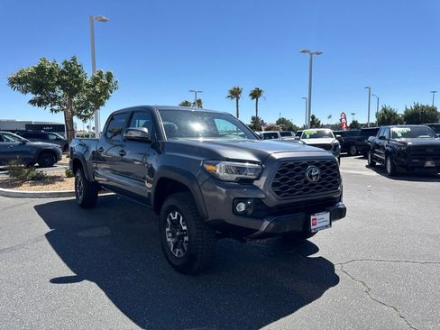 Certified 2023 Toyota Tacoma TRD Off-Road w/ Black Out Package (TMS) AWD/4WD image 4