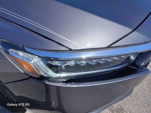 Used 2018 Honda Accord Touring image 3