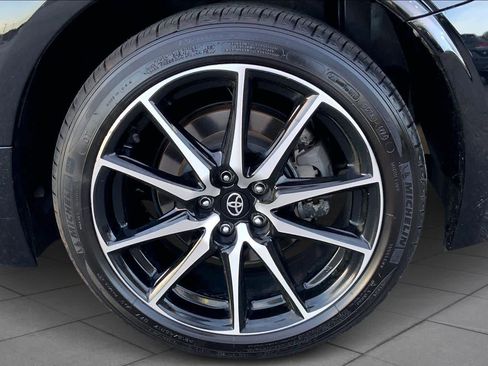 Used 2024 Toyota GR86 RWD image 11