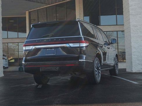 Used 2023 Lincoln Navigator L Black Label AWD/4WD image 3