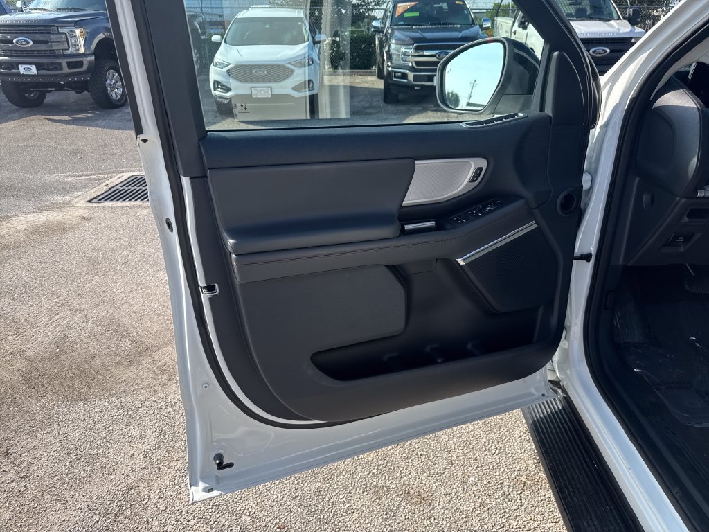 Used 2025 Ford Expedition Max Active RWD image 14