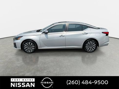 Used 2024 Nissan Altima 2.5 SV w/ SV Premium Package FWD image 6