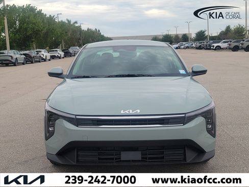 New 2026 Kia K4 FWD image 2