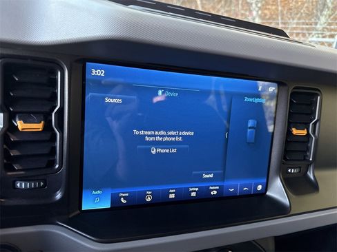 Used 2023 Ford Bronco Badlands image 29