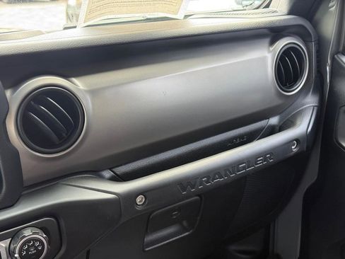 Used 2019 Jeep Wrangler Unlimited Sport image 25